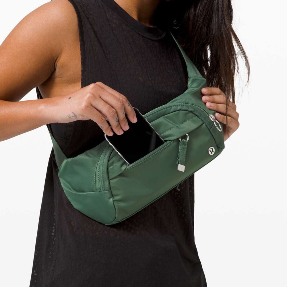 Lululemon On the Beat Belt Bag Algae Green 4.5L